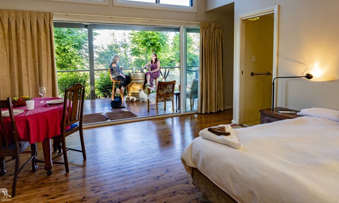 Cumboogle Apartamento | Studio está configurado para familias o parejas con mascotas y vistas.