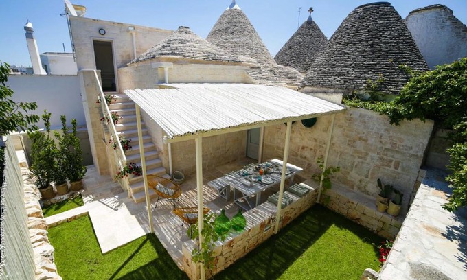 The Trulli of Alberobello Casa | Hermanas Relais - trulli luxury