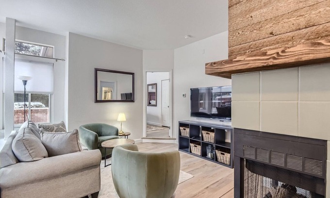 Greenwood Village Condominio | HERMI101 Heart of DTC 2 Bedroom