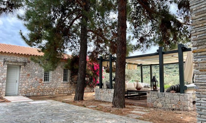 Ermionida Casa | Hermione Hills Luxury Cottage by Goutos Luxury Living