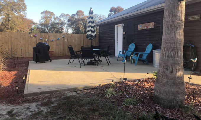Perry Apartamento | Fisherman y Fisher ladies Welcome 4. 4 millas a la rampa para botes de Keaton Beach.