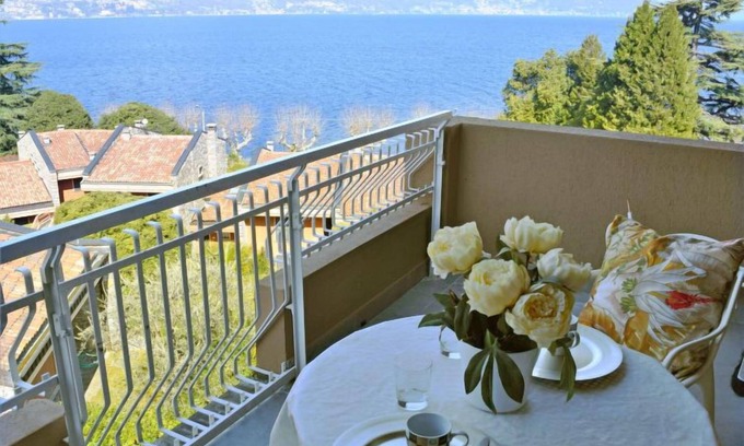 Porto Valtravaglia Apartamento | Hermitage by Interhome