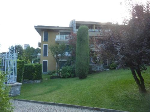 Porto Valtravaglia Apartamento | Hermitage mimosa