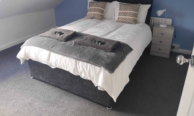 Goole Casa | Hermosa House (Large property, central location)