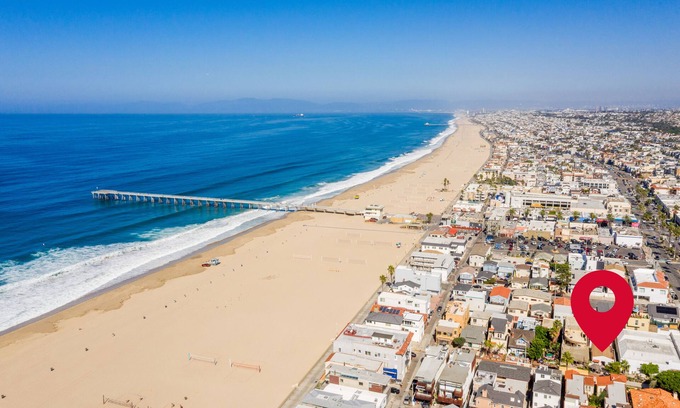 Hermosa Beach Cabaña | Hermosa Walk Street 2b Beach Cottage! Steps to the Sand!