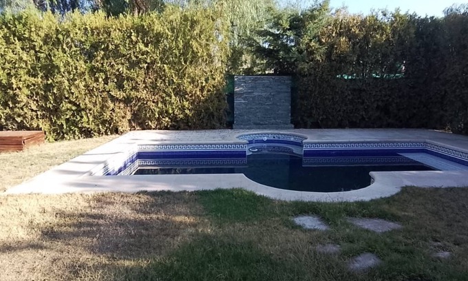 Mendoza Casa | Hermosa y segura casa! Pileta/parrilla/garage.