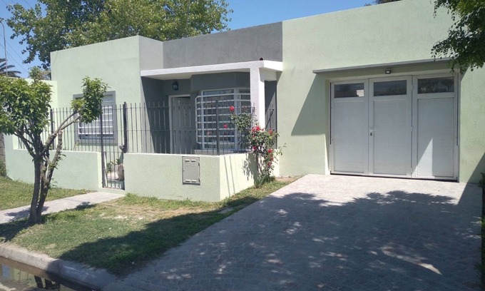 Olavarría Casa | Hermosa y Tranquila Casa - 6 Personas -ideal Para Viajes en Familia y Mascotas