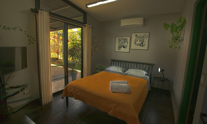 San Antonio de Belén Casa | Hermoso hospedaje rodeado de naturaleza, muy cerca del aeropuerto.