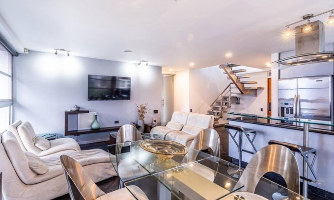 La Florida Apartamento | Hermoso penthouse dúplex con vista a Medellín