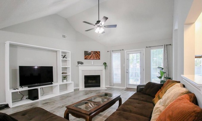Pooler Casa | Hero House*3BR/2BA*Pet Friendly