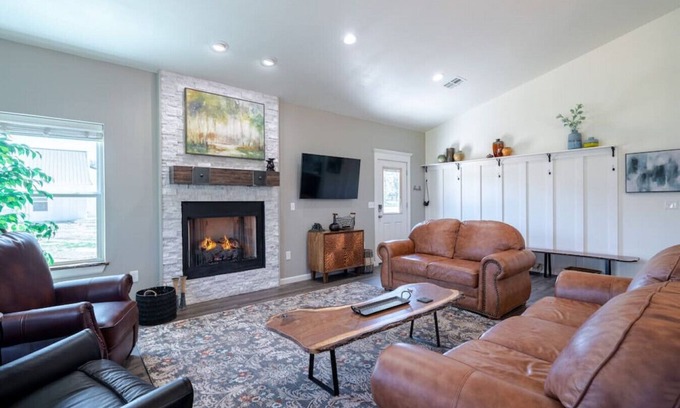 Garvin County Cabina | Heron House - Cabin in retreat-like setting
