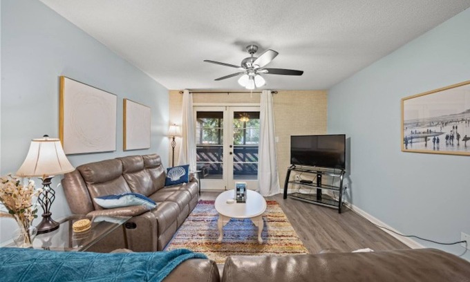 The Dunes Condominio | Heron Pointe D4 - 5 minute walk to beach-Indoor Pool