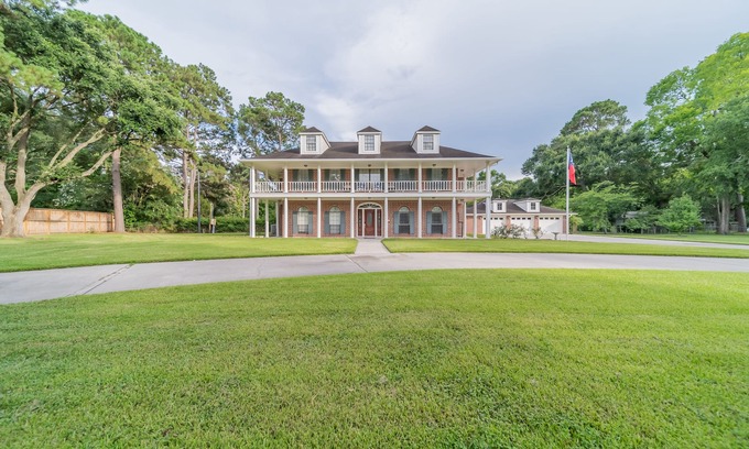 Spring Casa | Heron's Landing: POOL/HOT TUB + 2 Acres in Houston (Spring), TX