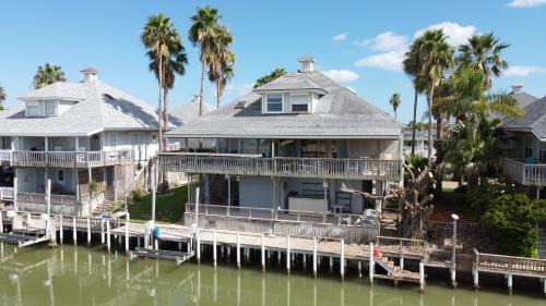 Port Isabel Casa | Heron's Sea Cottage with view of Space X and just minutes from South Padre Island