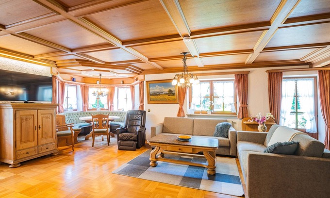 Eggstatt Apartamento | Herrenchiemsee vacation apartment, 95sqm, 2 bedrooms, large terrace