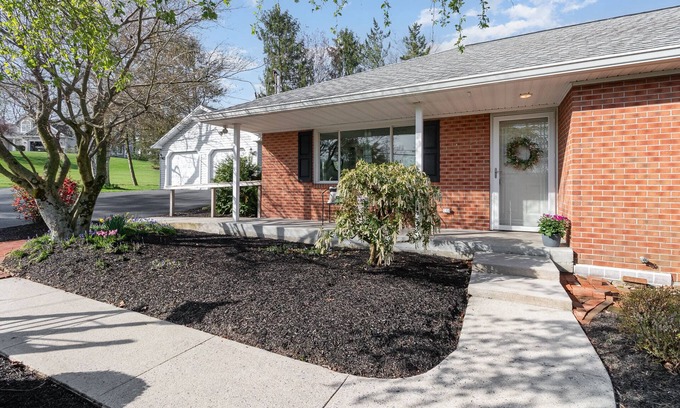 Palmyra Casa | Hershey's Hideaway: A Tranquil Retreat on the Hill