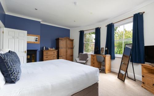 Newport Casa | Hewitt's Restaurant & Rooms