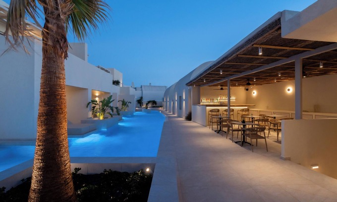 Perissa Hotel | Heyday Luxury Suites