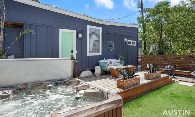 Blackshear-Prospect Hill Apartamento | HGTV Featured Tiny Home w Hot Tub Near East 6th St