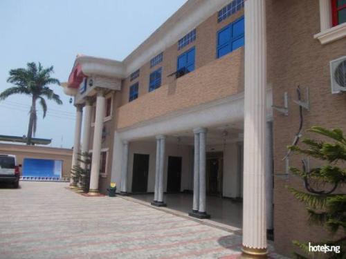 Oshodi-Isolo Cabina | Hi Point Hotel and Suites - Deluxe