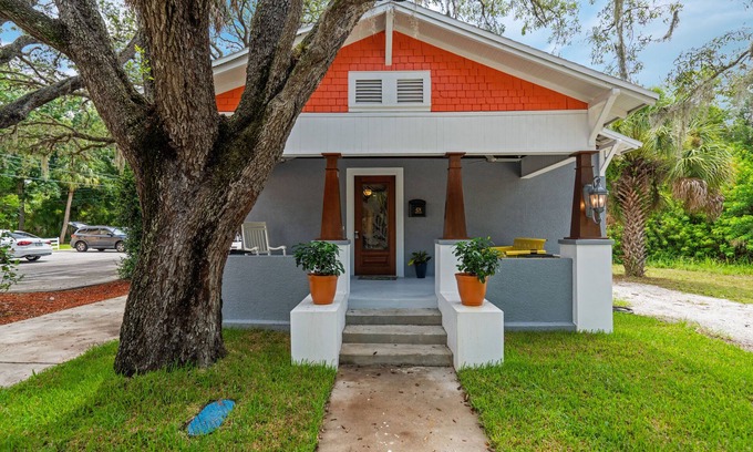 Tarpon Springs Casa | Hibiscus Hideaway