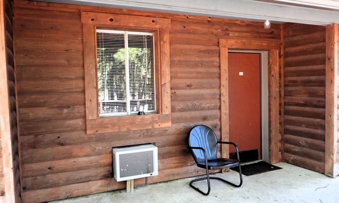 Royal Cabina | Hickory 21