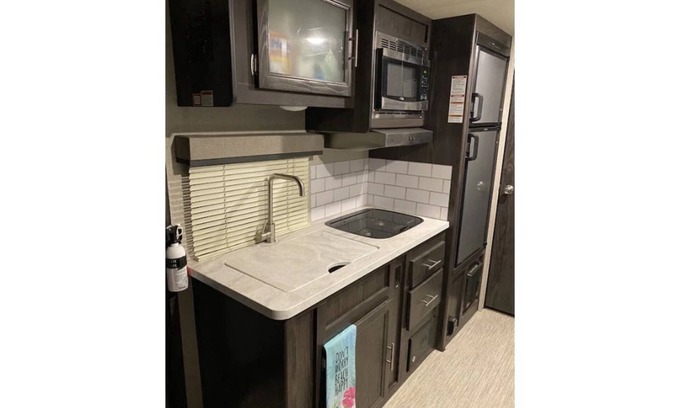Hickory Creek Casa | Hickory Creek Camp Ground - Lake Lewisville (RV Rental with Delivery Only)
