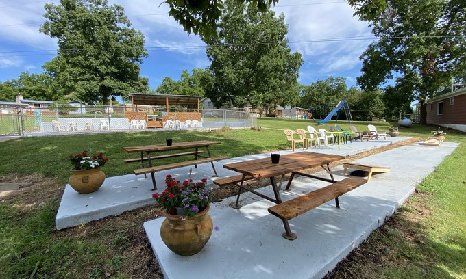 Pittsburg Cabina | Hickory Grove Hideaway Cabin 10