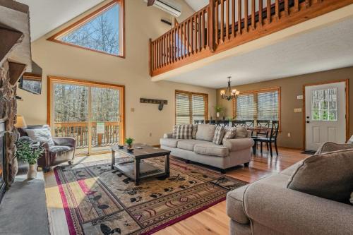Albrightsville Casa | Hickory Haven by AvantStay Hot Tub Game Room Theater Deck