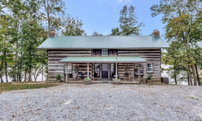 Cadiz Cabina | Hickory Haven – Lake Getaway + Private Dock