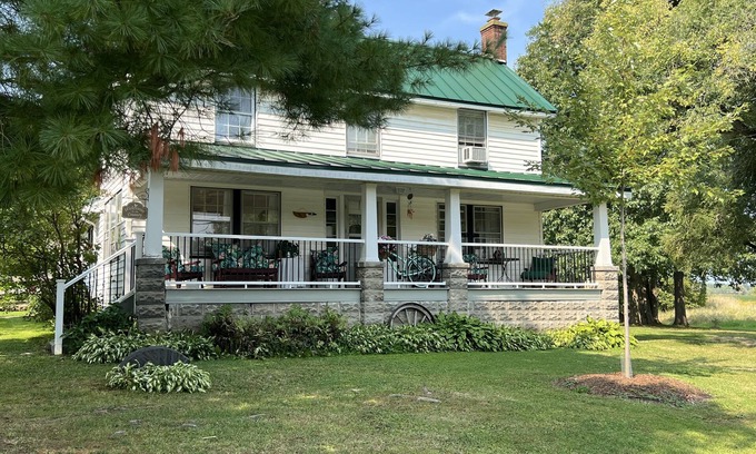 Shore Casa | Hickory Shores Wildlife Preserve. Kayak, fish, hike, bike trail & wineries.