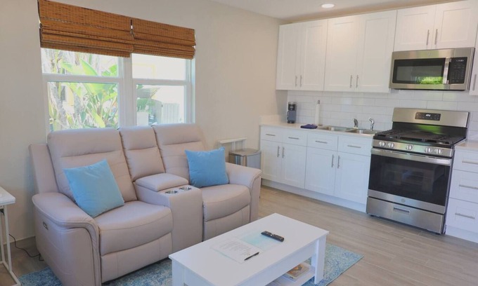 New Smyrna Beach Casa | Hidden Beach Bungalow - Walking distance to the beach, shops and great food!