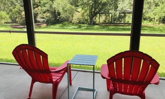 Historic Downtown Kissimmee Casa | Hidden City Riverfront Apt Near Lakes Golf & Disney