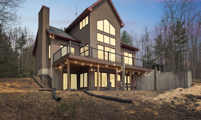 Lake City Casa | Hidden Creek Hideaway (Sleeps 8) Sauna, Fire Pits, and Fall Foliage Views Awaits!
