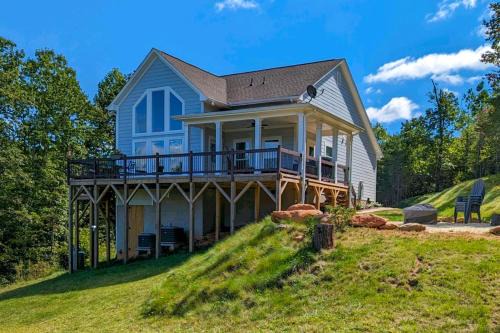 Lake Lure Casa | Hidden Escape with a View