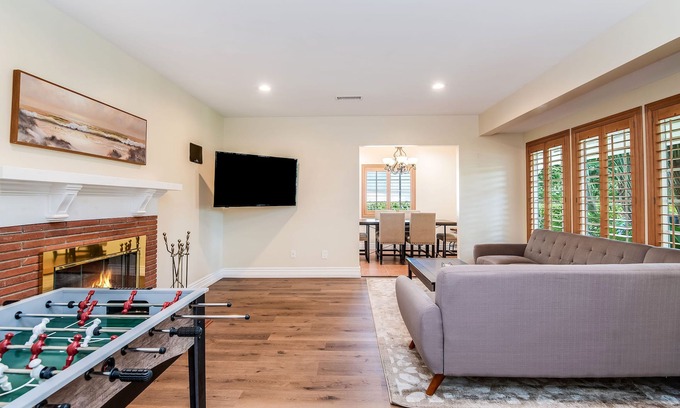 Encino Casa | Hidden Gem | Centrally Located | Family Friendly