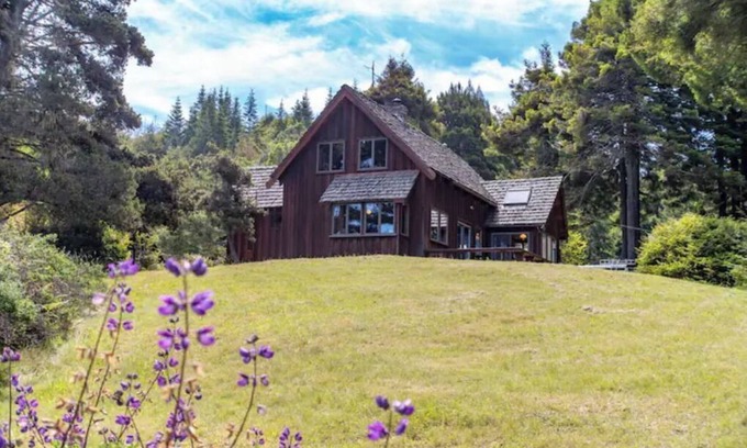 Fort Bragg Casa | Hidden Gem! Great views, fireplace, stars & nature