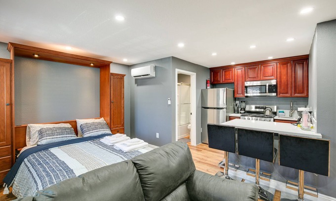 Los Angeles Apartamento | Hidden Gem in Hawthorne ~ 3 Mi to SoFi Stadium