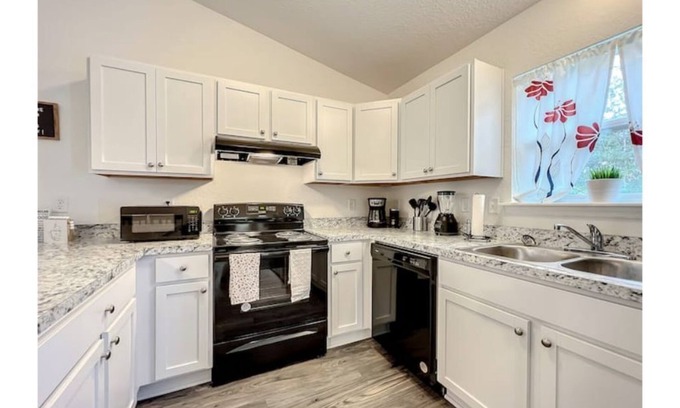 Silver Springs Shores Casa | Secluded house, peaceful and quiet to get away from it all.