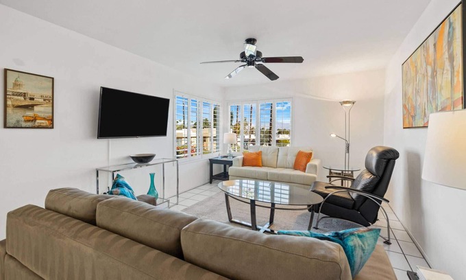 Palm Desert Condominio | Hidden Gem in Palm Desert, Steps to Living Desert!