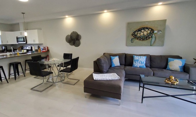 Northwest Point Apartamento | ¡¡¡ABSOLUTAMENTE FABULOSO!!! Impresionante condominio de 2 dormitorios / 2 baños en el Caribe
