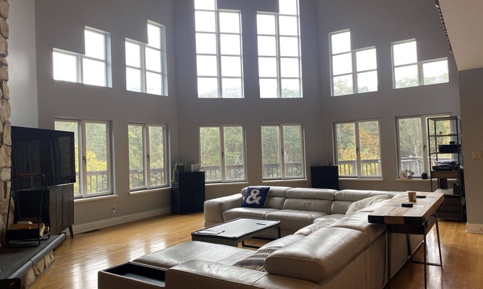 Acra Casa | Hidden Gem on 14 Acres 4400sq ft 10Min to Windham