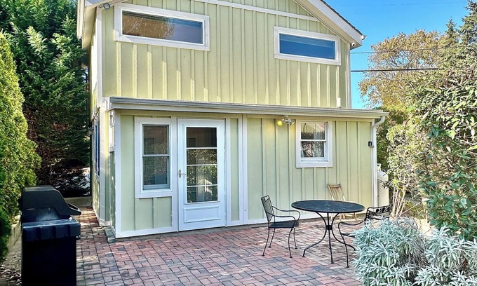 Town of Southampton Cabaña | Hidden gem! Southampton beach cottage