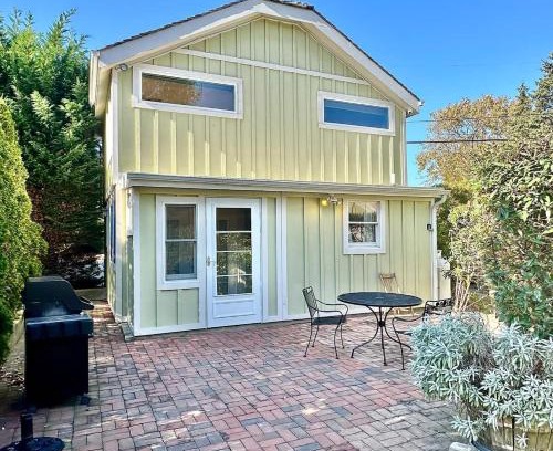Shinnecock Hills Casa | Hidden gem! Southampton beach cottage