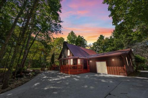 Rocky Grove Casa | Hidden Hollow Cabin in the Smoky Mountains