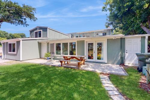 Atlantic Beach Casa | Hidden in the Oaks