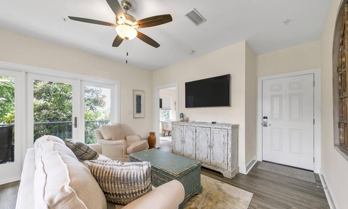 Santa Rosa Beach Condominio | Hidden Lake Condos, walk to Gulf Place!