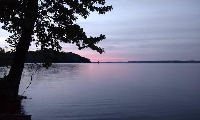Big Sandy Casa | Hidden Lakeside Retreat on Kentucky Lake☼Kayaks, Rec Room, Fire Pit Wifi WFH