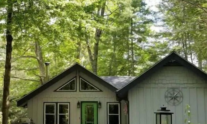 Newland Cabaña | Hidden Nest in Linville Landharbor. Only minutes from Grandfather Mountains