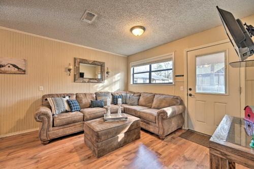 Broken Bow Casa | Hidden Oaks Broken Bow Vacation Rental, Pets OK!
